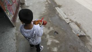 El 50% de niños y adolescentes con discapacidad vive en hogares con necesidades básicas insatisfechas. El 50% de niños y adolescentes con discapacidad vive en hogares con necesidades básicas insatisfechas.