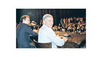 El diputado, acompañado por su compañero de fórmula, habló de la búsqueda de consenso en el partido durante el lanzamiento de su precandidatura.