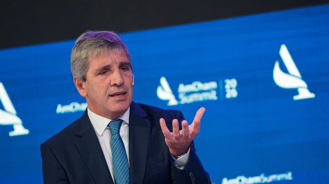 Luis Caputo aseguró que los próximos 18 meses serán los mejores en décadas