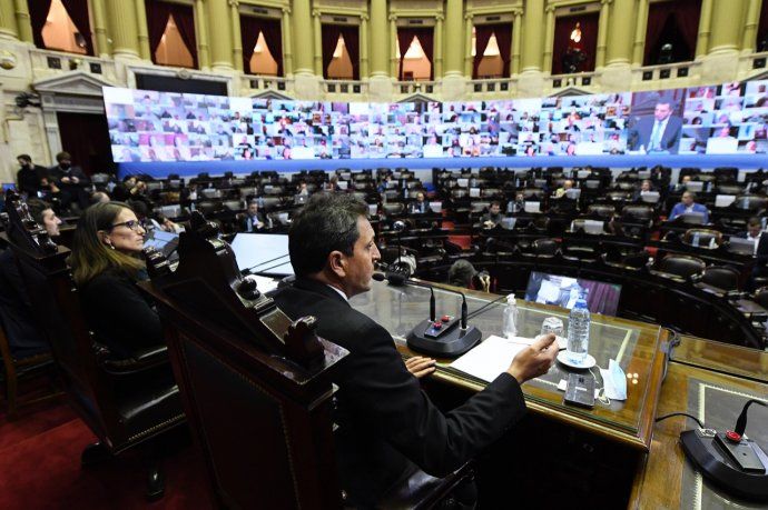 Más de 240 diputados participaron del simulacro de sesión mixta.