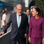 Claudia Sheinbaum con Carlos Slim Helú. Claudia Sheinbaum con Carlos Slim Helú.