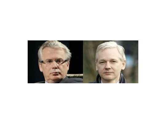 Baltasar Garzón y Jualian Assange.