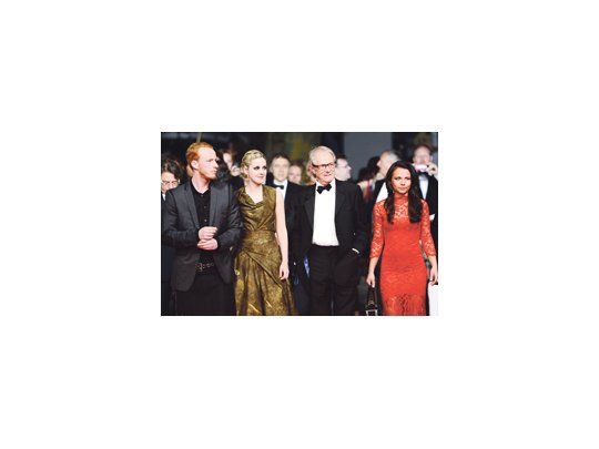 Ken Loach en Cannes en la presentación de «La parte del ángel», una comedia muy aplaudida que denuncia la falta de trabajo para los jóvenes