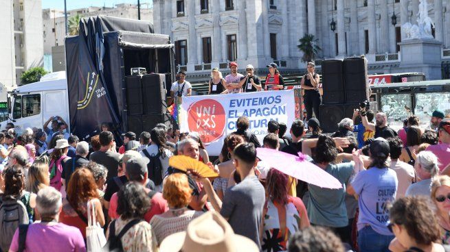 Una nueva movilización de trabajadores de la cultura en el Congreso.