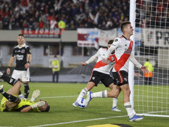River goleó a Colo Colo y se clasificó a octavos de final de la Copa Libertadores como primero del Grupo F.