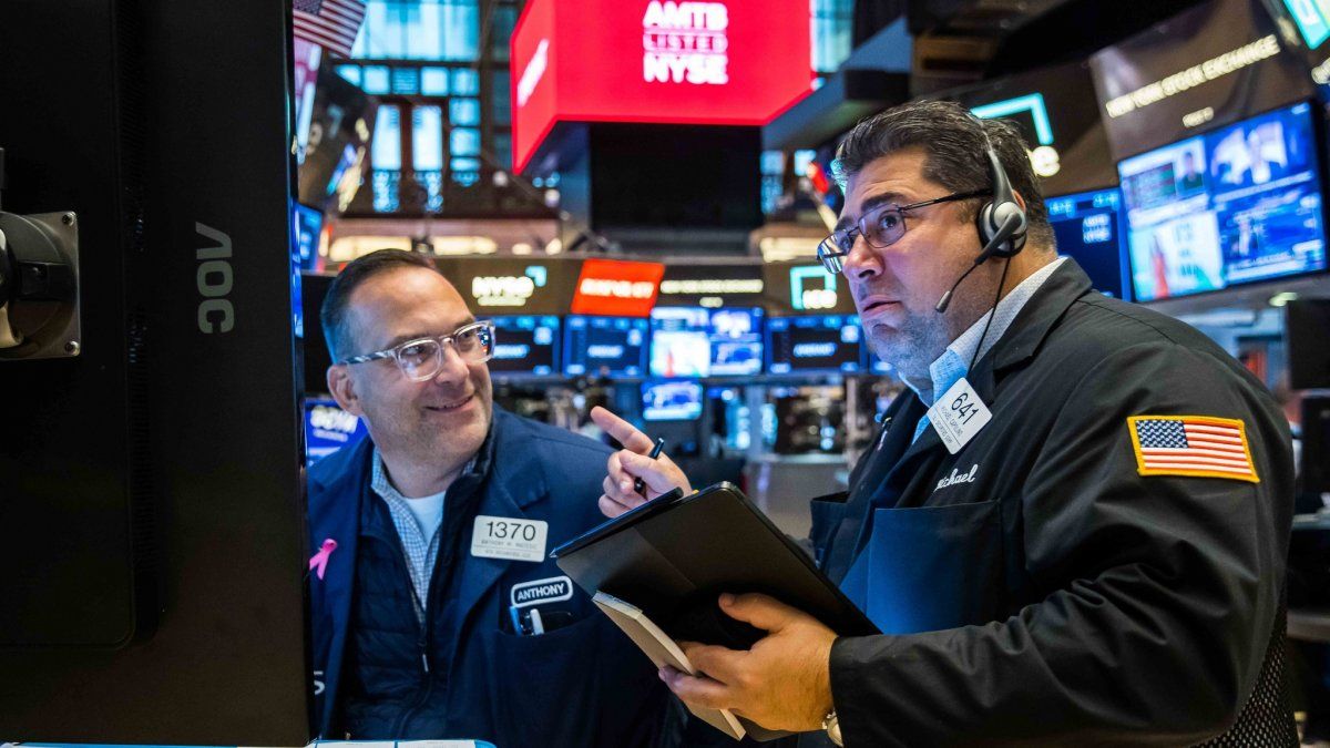 Wall Street on the rise after consumer report that softens a September to be forgotten