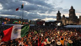 El X Censo de Población y Vivienda de 1980 informa que hay más de sesenta y seis millones de mexicanos.