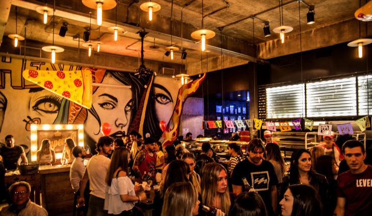 El primer local fue abierto en Palermo, en el año 2017. El primer local fue abierto en Palermo, en el año 2017.