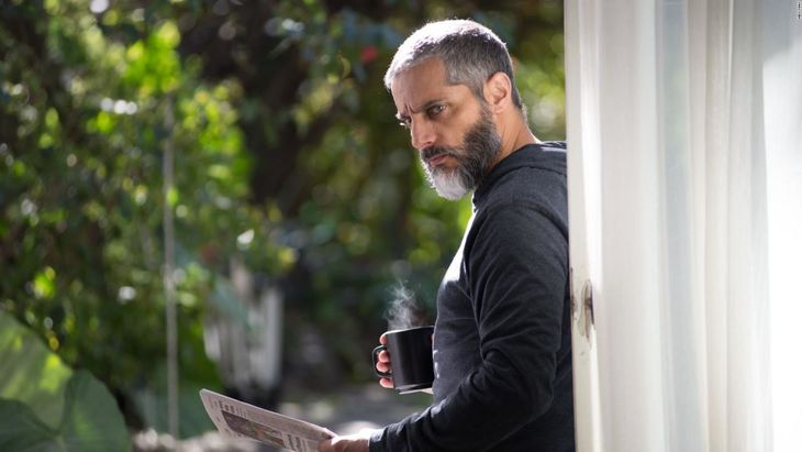 Joaquín Furriel en una imagen de la serie grabada en la casa que ahora salió al mercado inmobiliario en venta (Foto: HBO) Joaquín Furriel en una imagen de la serie grabada en la casa que ahora salió al mercado inmobiliario en venta (Foto: HBO)