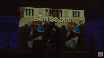 Con una proyección sobre Casa Rosada, el Gobierno homenajeó a las Madres y Abuelas