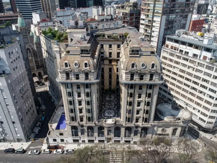 El histórico Hotel Plaza en plena renovación El histórico Hotel Plaza en plena renovación