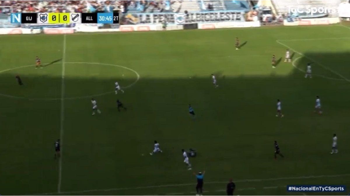 The goal from behind midfield in the Primera Nacional that is a candidate for the Puskas award