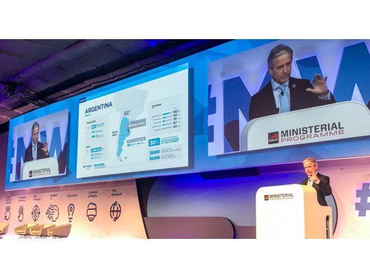 El ministro de Producción Andres Ibarra disertó en el World Mobile Congress.