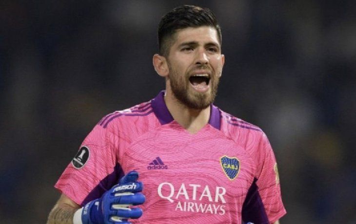 ¿Se qyeda? Boca mejoró la oferta por Rossi y el arquero quedó en responder.