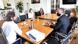 Santiago Cafiero encabezó una reunión con representantes deAmnistía Internacional.