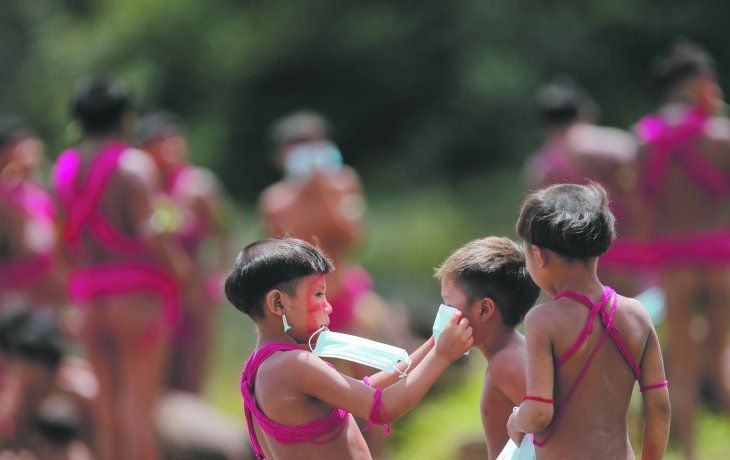 PELIGRO. Varias tribus indígenas de la región amazónica, como la yanomami, denuncian que están desprotegidas ante el avance de la enfermedad.