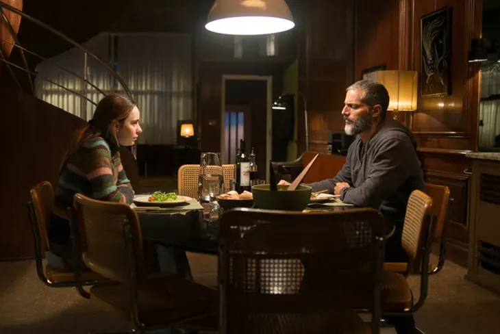 Maite Lanata y Joaquín Furriel, en una escena de la serie filmada en la casa. Algunas imágenes fueron Maite Lanata y Joaquín Furriel, en una escena de la serie filmada en la casa. Algunas imágenes fueron