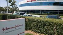 J&J espera salto de 46% en ventas de su vacuna en 2022, pero incumple estimaciones