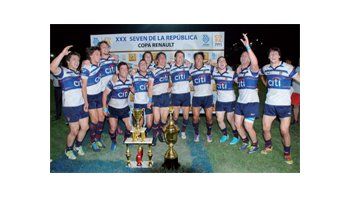 ámbito.com | Águilas salvajes. El seleccionado de la URBA repitió el festejo del año pasado en la provincia de Entre Ríos.