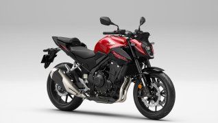 El modelo reemplaza a la CB500F.