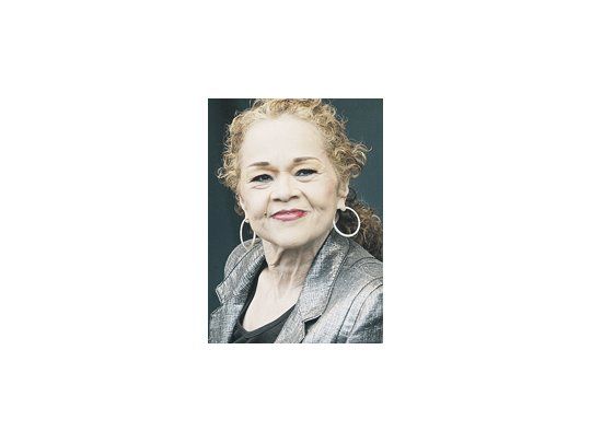 Etta James, famosa por su éxito de 1960 «At Last», murió a los 73 años por leucemia.