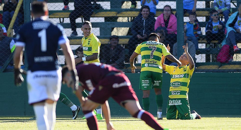 Defensa y Justicia volvió a ganar ante un Lanús que ya siente la final copera