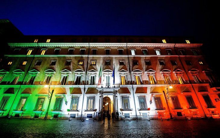 Italia y una situación desesperada ante el coronavirus. Conte ordenó frenar toda producción no esencial.
