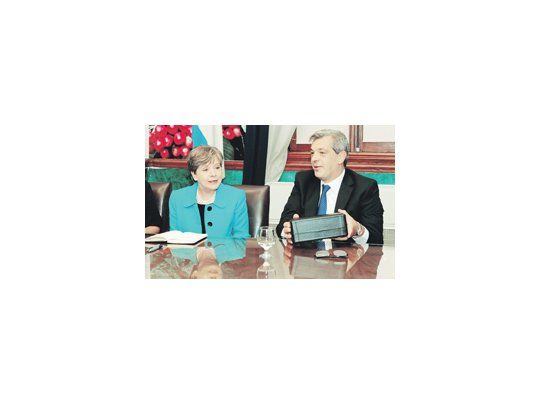 El ministro de Agricultura, Julián Domínguez, firmó un convenio de políticas públicas junto a la secretaria ejecutiva de la CEPAL, Alicia Bárcena.