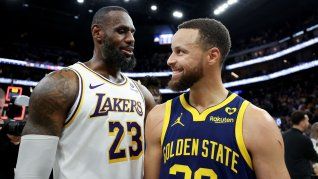 Las máximas figuras de la NBA han cerrado acuerdos increíbles con sus franquicias. Las máximas figuras de la NBA han cerrado acuerdos increíbles con sus franquicias.