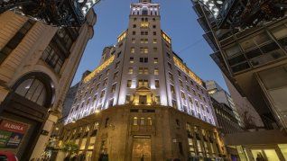 La Torre Florida, inaugurada en 1931, fue construida por GEOPE y diseñada por los arquitectos Carlos y Antonio Vilar. Su torre está inspirada en La Giralda de Sevilla (Foto: Alejandro Wirth y estudio BMA) La Torre Florida, inaugurada en 1931, fue construida por GEOPE y diseñada por los arquitectos Carlos y Antonio Vilar. Su torre está inspirada en La Giralda de Sevilla (Foto: Alejandro Wirth y estudio BMA)
