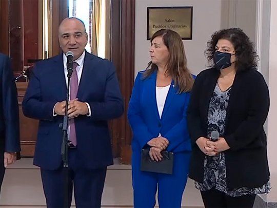 Conferencia de prensa post reunión de gabinete. 