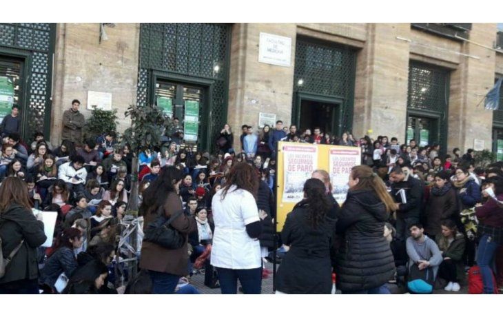 ámbito.com | Las dos caras de la moneda, el mundo y la Argentina