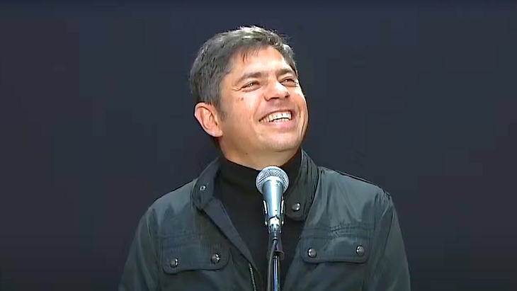 Con lágrimas en lo ojos, una sonrisa de oreja a oreja y orgullo paterño bien alto, Axel Kicillof contó en conferencia de prensa que su hijo mayor debutó en las urnas. !Bravo León! Con lágrimas en lo ojos, una sonrisa de oreja a oreja y orgullo paterño bien alto, Axel Kicillof contó en conferencia de prensa que su hijo mayor debutó en las urnas. !Bravo León!