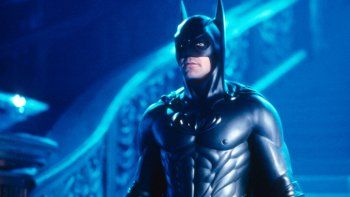 Batman: sale a subasta el traje con pezones usado por George Clooney