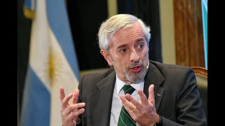 Casares dejó su puesto tras 2 años. Casares dejó su puesto tras 2 años.