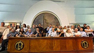 La CGT anunció un paro nacional desde la medianoche del día que se trate el proyecto de reforma laboral en Diputados. La CGT anunció un paro nacional desde la medianoche del día que se trate el proyecto de reforma laboral en Diputados.