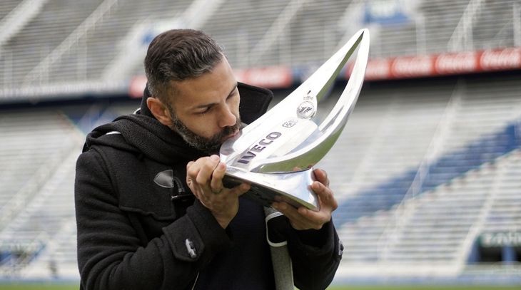 Franco Razzotti campeón del fútbol argentino con Vélez del Torneo Clausura 2011. Franco Razzotti campeón del fútbol argentino con Vélez del Torneo Clausura 2011.