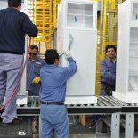 Las fábricas de electrodomésticos se ven perjudicadas por al sitiación económica. Las fábricas de electrodomésticos se ven perjudicadas por al sitiación económica.