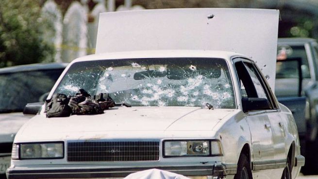 Los asaltantes de North Hollywood resistieron más de 44 minutos de tiroteo gracias a sus chalecos antibalas y armamento superior, lo que obligó a la policía a modernizar su equipamiento.