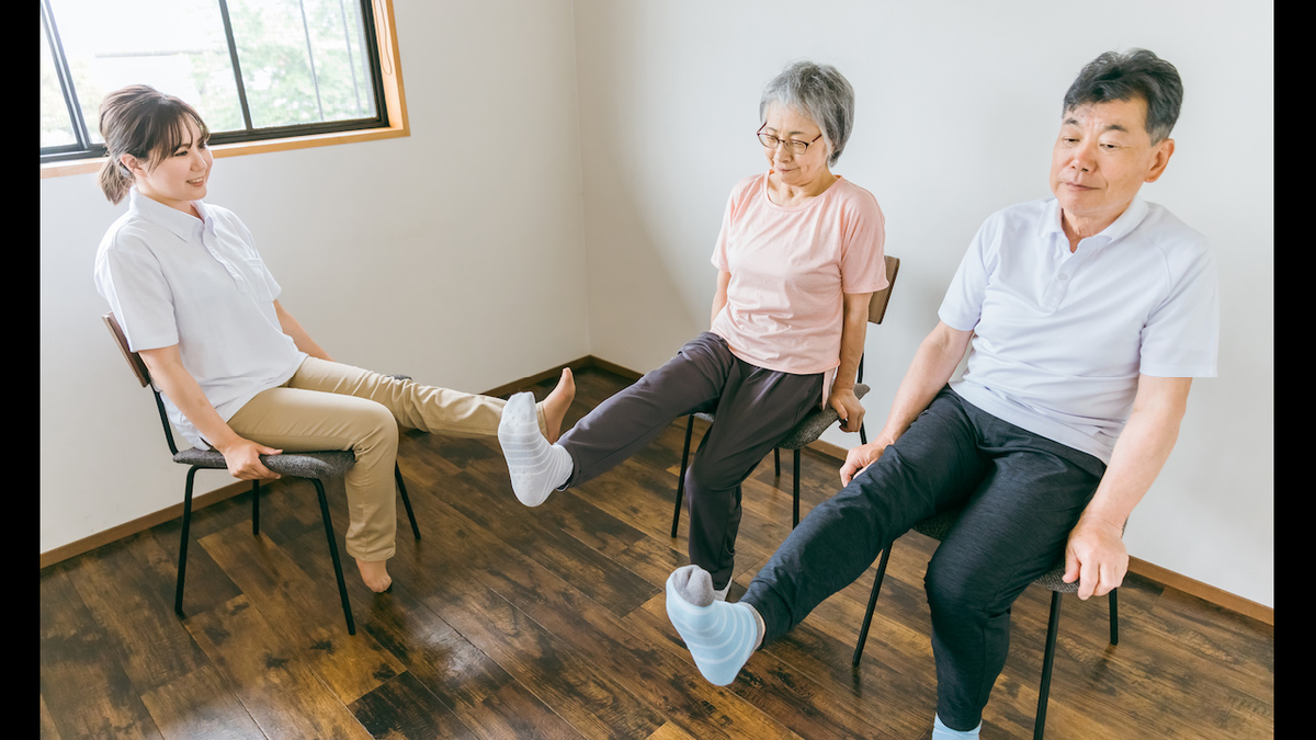 You just need a chair: the recommended training for older adults or people with reduced mobility