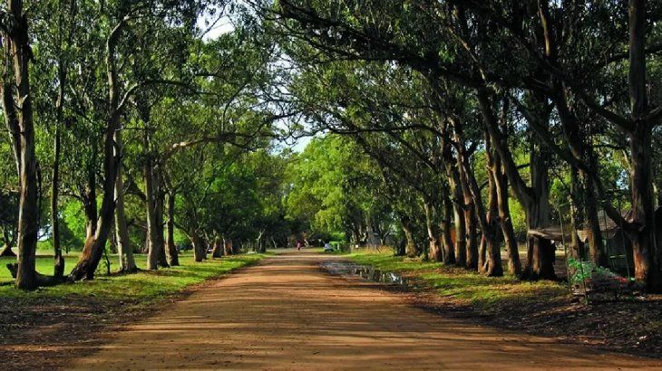 Con muy pocos habitantes estables, el lugar conserva un ritmo pausado que lo diferencia de otros puntos del litoral bonaerense. Con muy pocos habitantes estables, el lugar conserva un ritmo pausado que lo diferencia de otros puntos del litoral bonaerense.