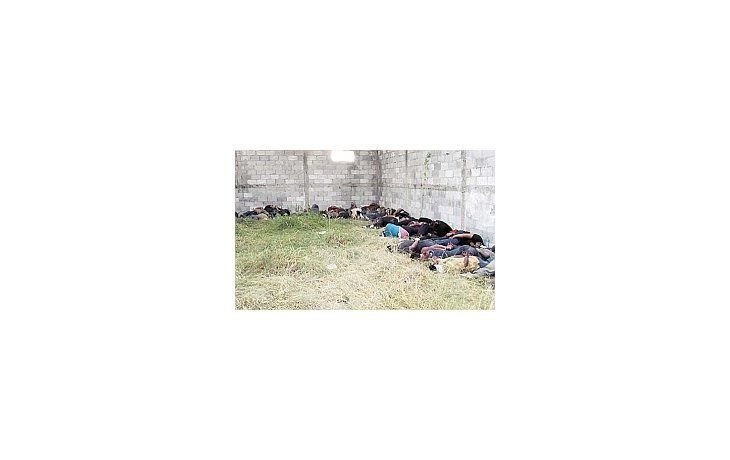 La marina detuvo a nueve personas que habrían participado de la matanza de 72 inmigrantes.
