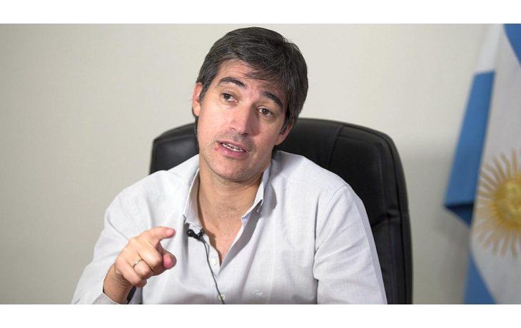 El secretario de Asunto Políticos del Ministerio del Interior, Adrián Pérez, advirtió que para aplicar la BUE hay procesos licitatorios y auditorías que llevan su tiempo y pidió no de demorarlos.