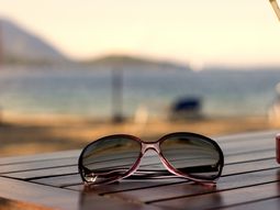 Advierten por los peligros de los anteojos de sol de mala calidad