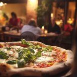 El sector gastronómico está sufriendo fuertemente el escenario económico actual. El sector gastronómico está sufriendo fuertemente el escenario económico actual.