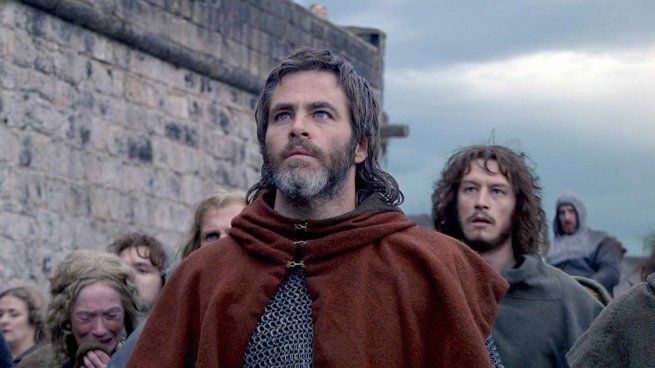 Chris Pine interpreta a Robert the Bruce, el monarca que desafió al dominio inglés.