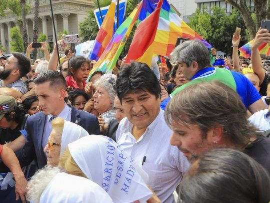 El ex presidente de Bolivia Evo Morales particip&oacute; el jueves en Plaza de Mayo de la tradicional ronda de las Madres.