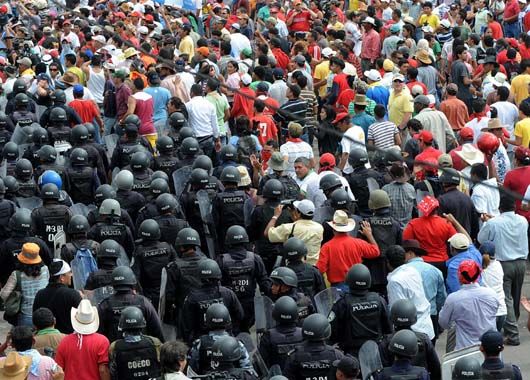 Hubo violentos incidentes entre manifestantes y la Policía.
