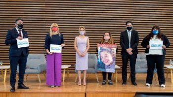 Meritello, Losardo, Yanéz y Trotta junto a miembros de ONGs contra el Grooming.&nbsp;