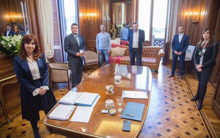 Cristina de Kirchner y Sergio Massa junto a los representanes gremiales.